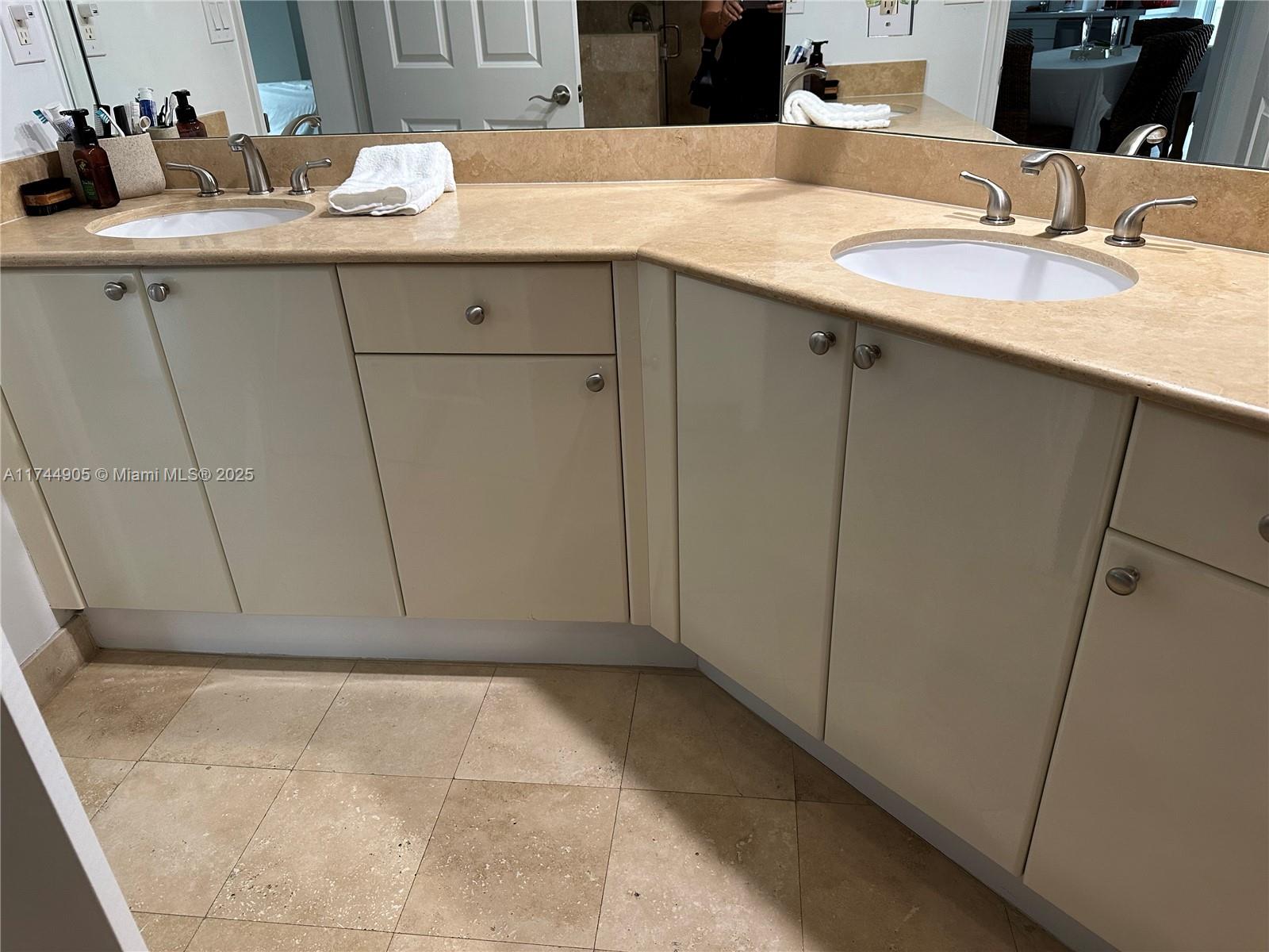 DUO CONDOMINIUM EAST - Residential