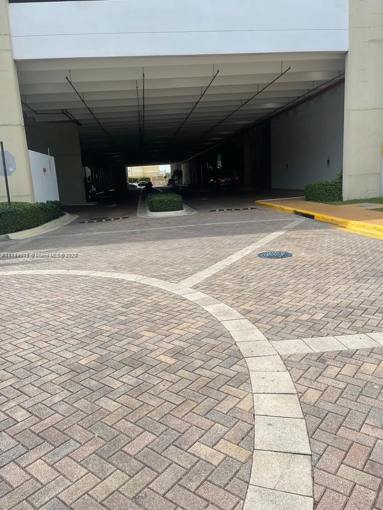 DUO CONDOMINIUM EAST - Residential