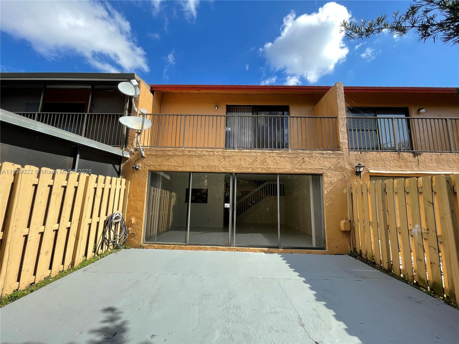 FAIRWAYS OF SUNRISE - Residential Lease