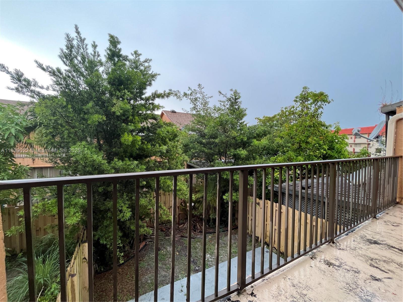 FAIRWAYS OF SUNRISE - Residential Lease