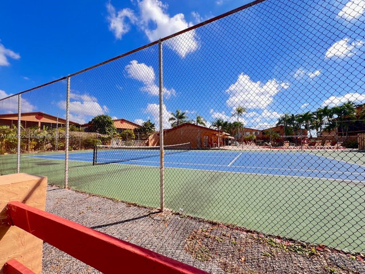 FAIRWAYS OF SUNRISE - Residential Lease