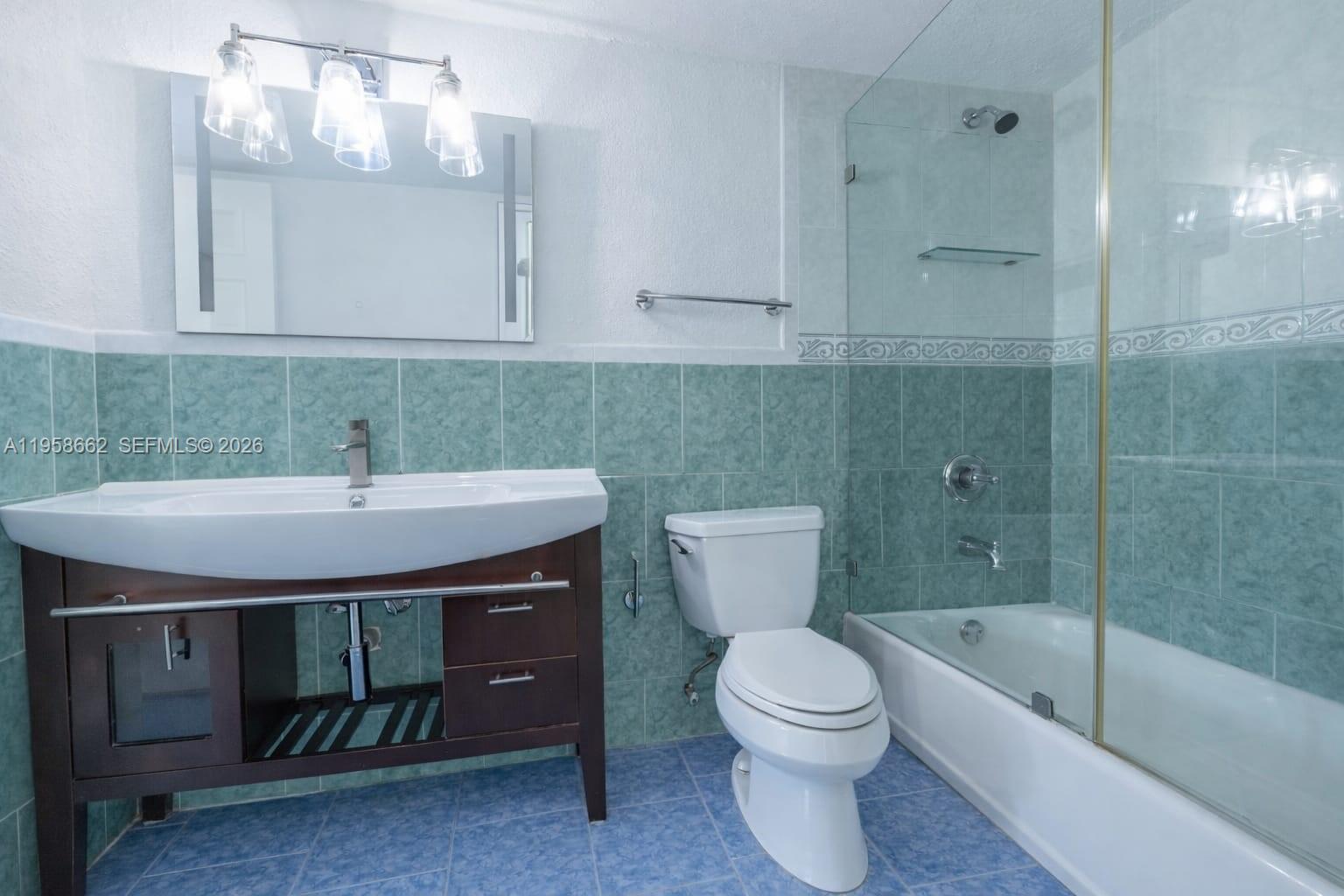 TERRAZAS DEL SOL - Residential Lease