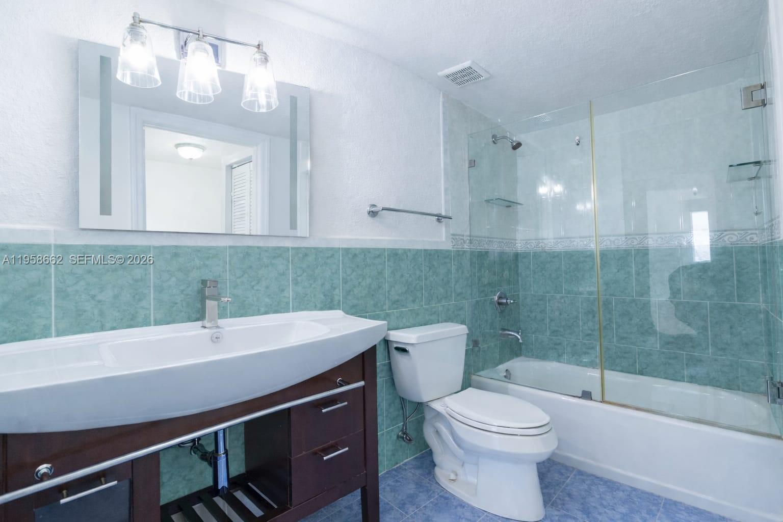 TERRAZAS DEL SOL - Residential Lease