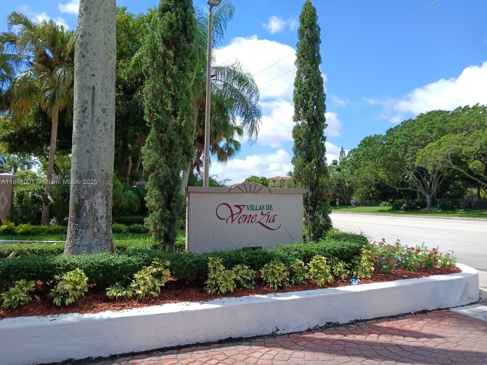 Spacious 1/1 apartment in the heart of Sunrise, located in the highly desired Villas de Venezia community, just minutes from Sawgrass Mills.