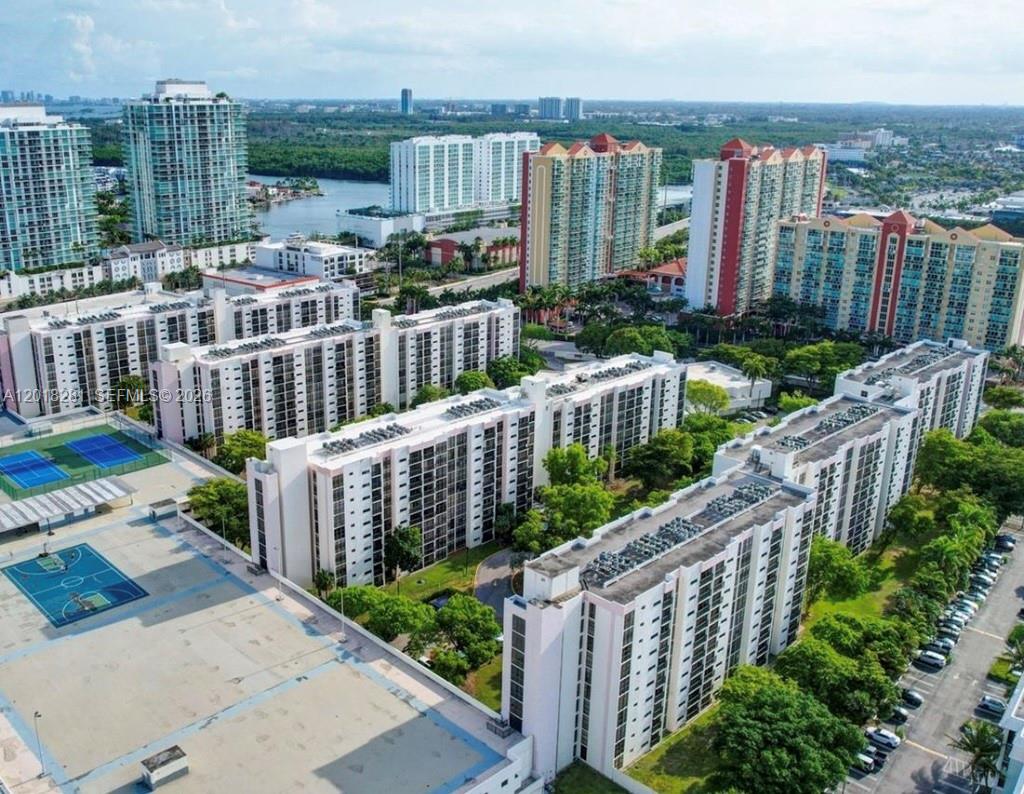 PLAZA OF AMERICAS CONDO P - Residential