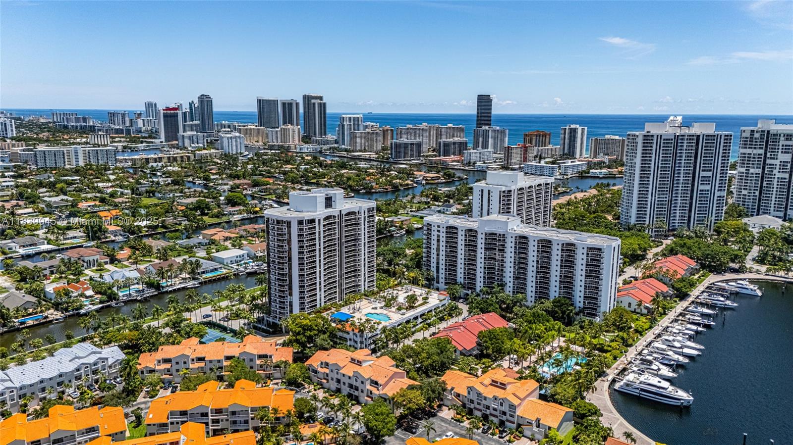 HARBOR TWS AT THE WATERWA - Residential