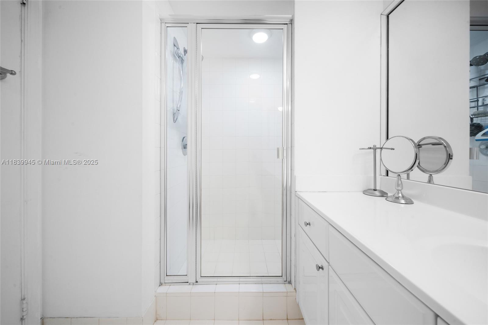 HARBOR TWS AT THE WATERWA - Residential