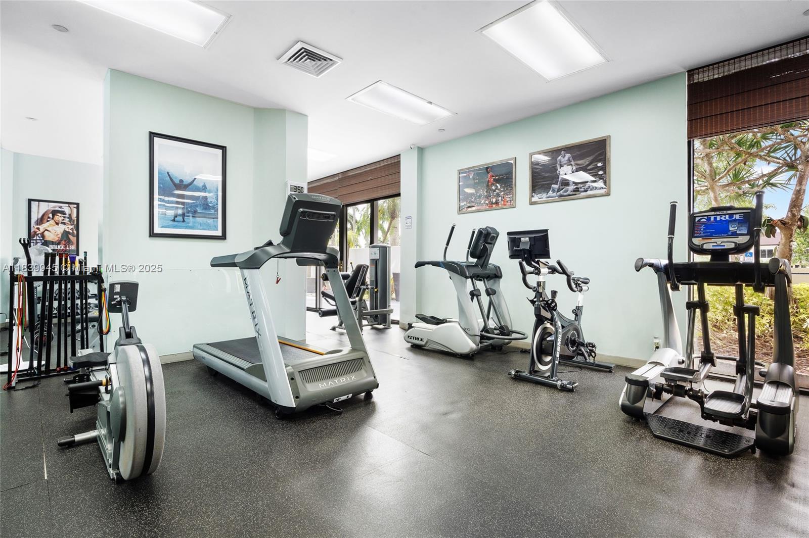 HARBOR TWS AT THE WATERWA - Residential