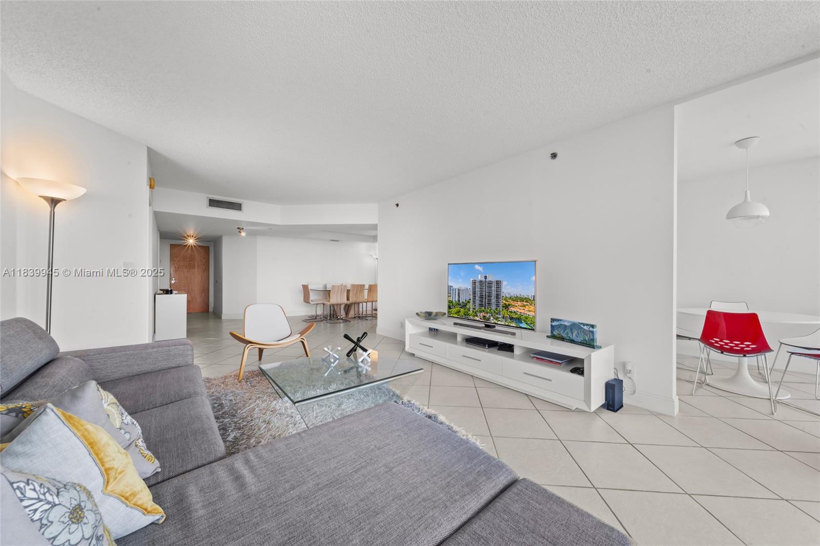 HARBOR TWS AT THE WATERWA - Residential