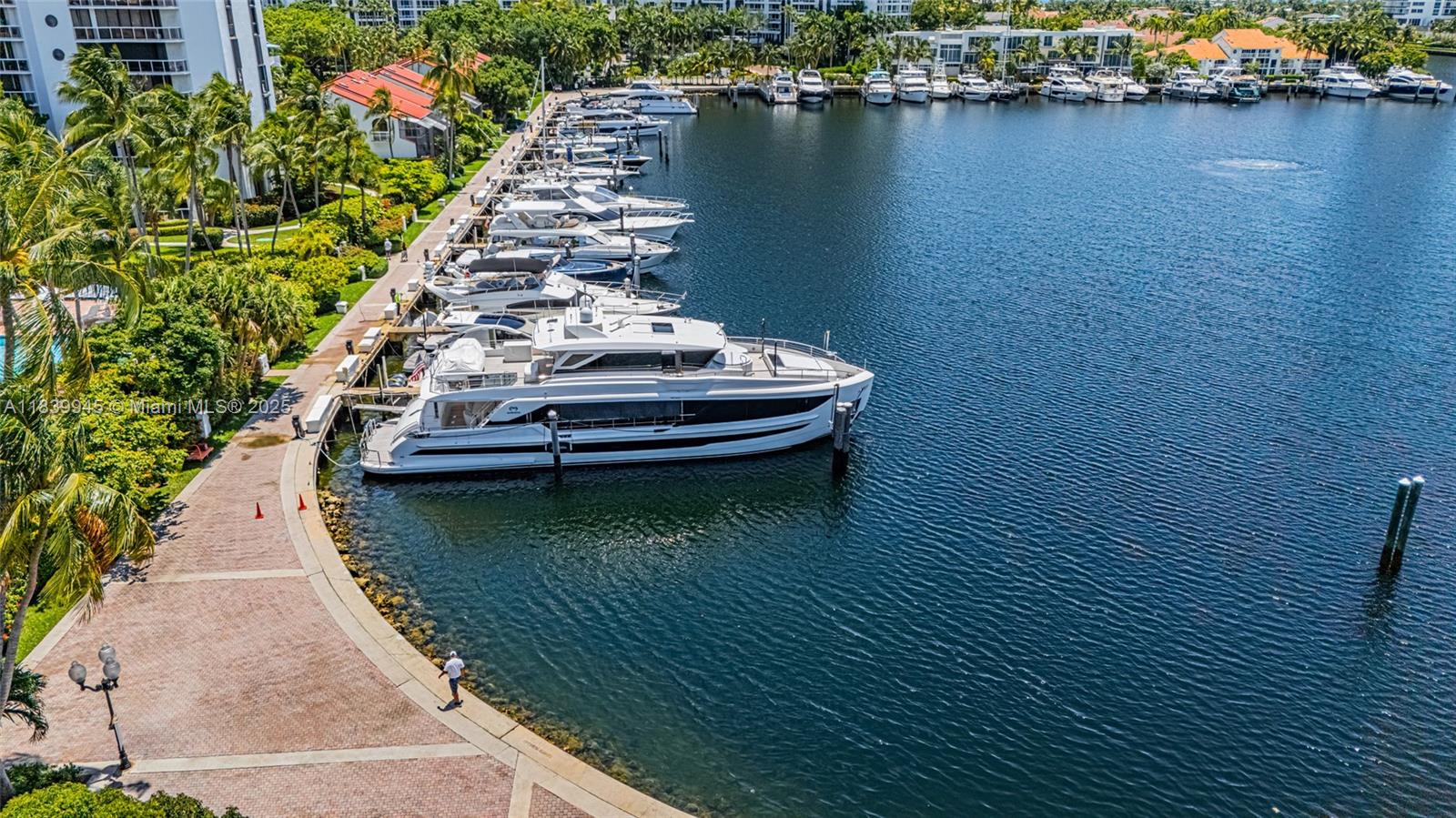 HARBOR TWS AT THE WATERWA - Residential