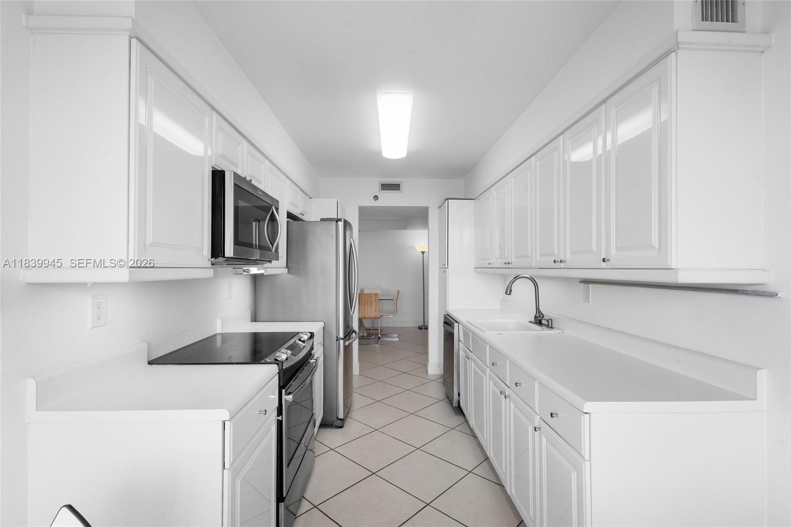 HARBOR TWS AT THE WATERWA - Residential