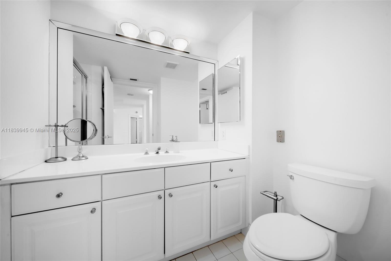 HARBOR TWS AT THE WATERWA - Residential