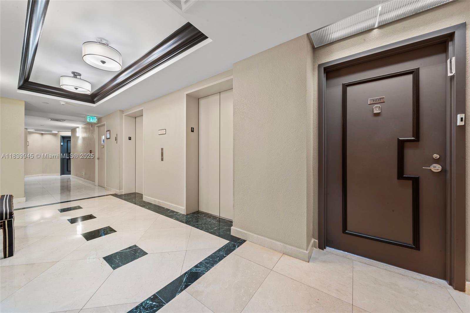 HARBOR TWS AT THE WATERWA - Residential