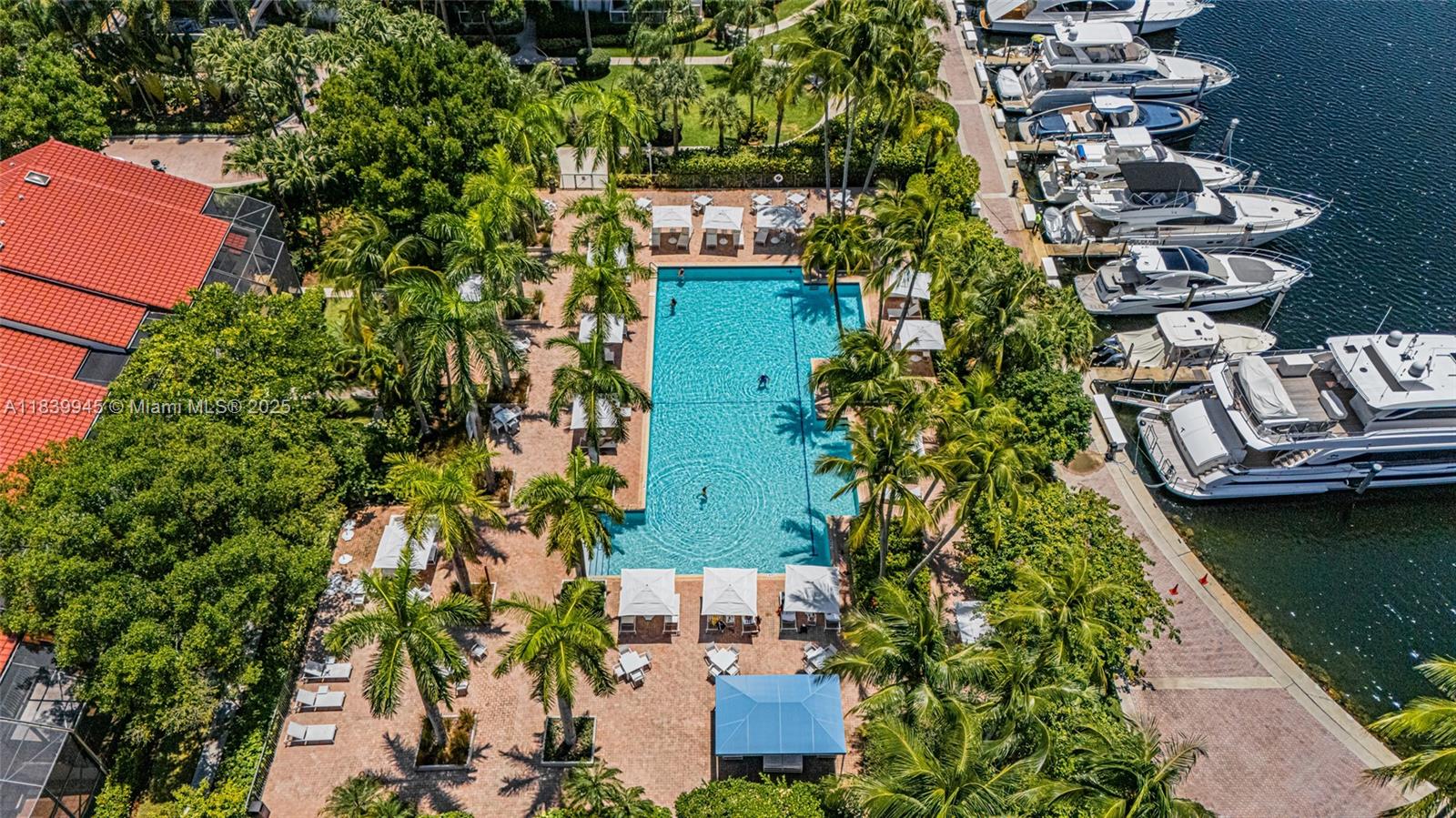 HARBOR TWS AT THE WATERWA - Residential