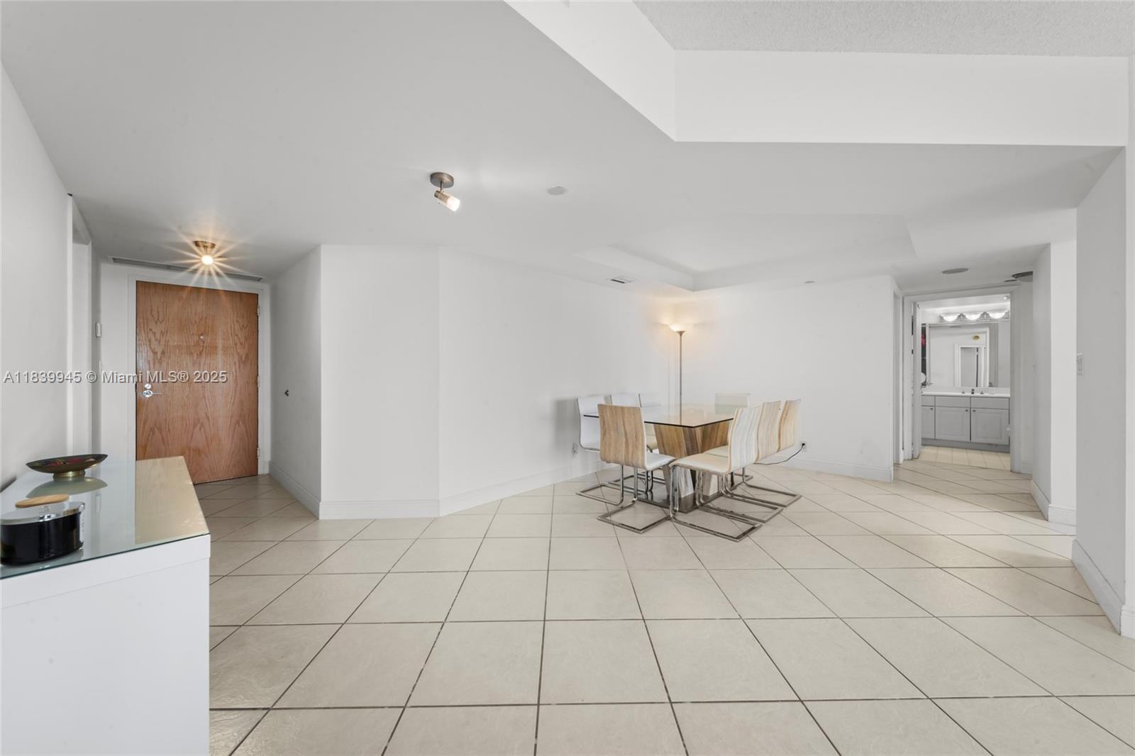 HARBOR TWS AT THE WATERWA - Residential