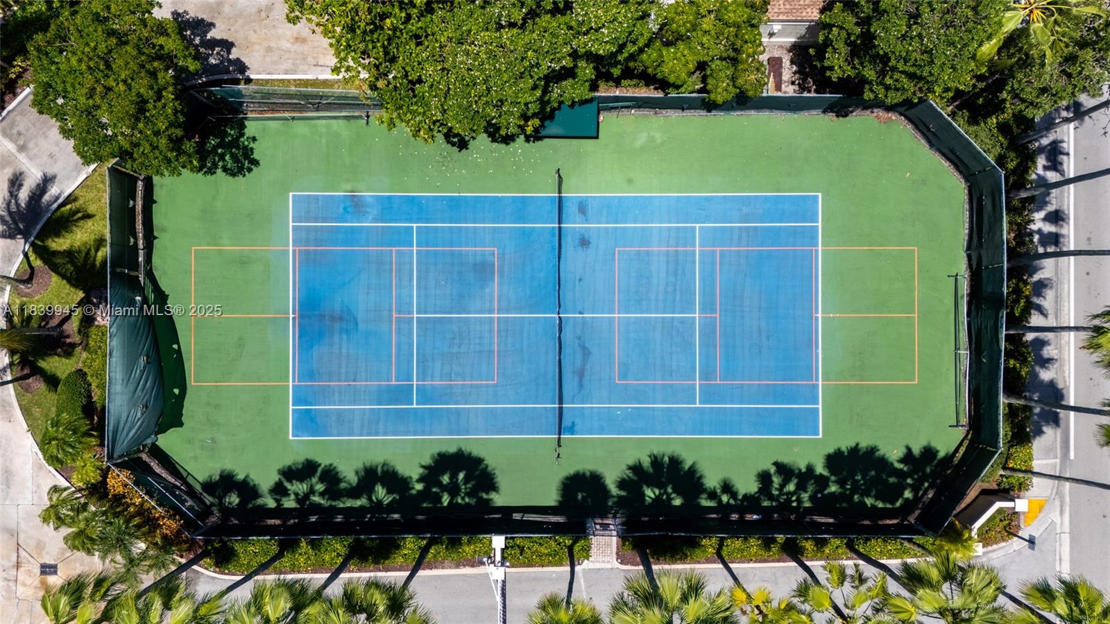 HARBOR TWS AT THE WATERWA - Residential