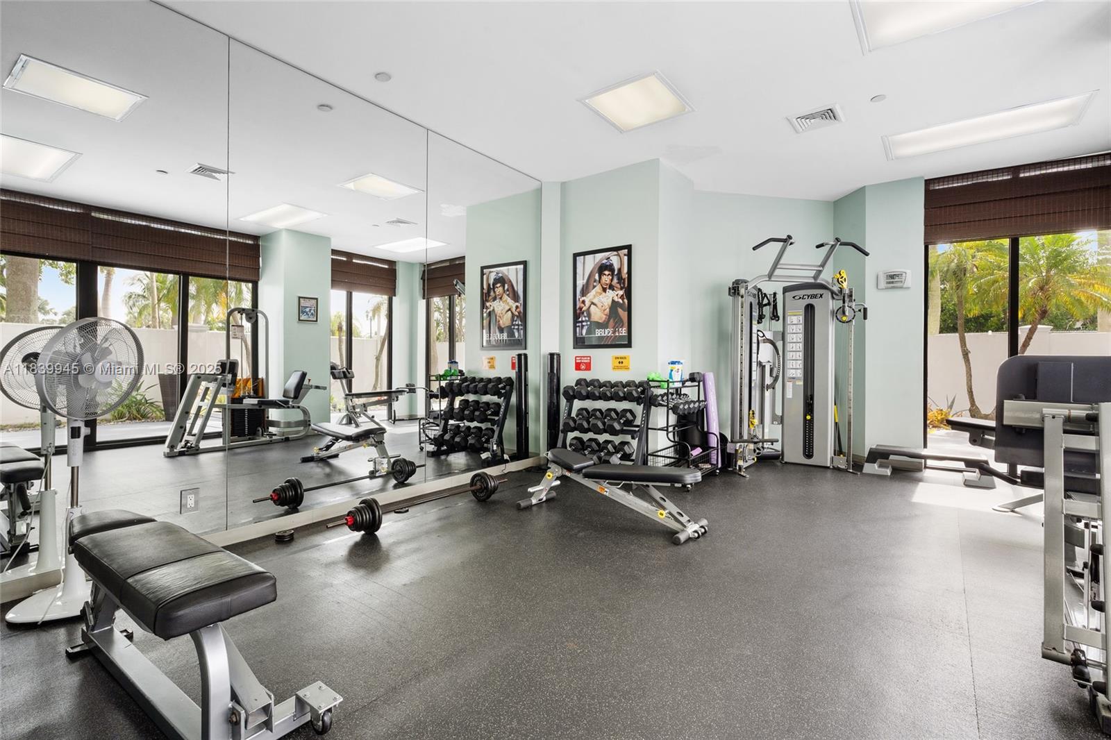 HARBOR TWS AT THE WATERWA - Residential