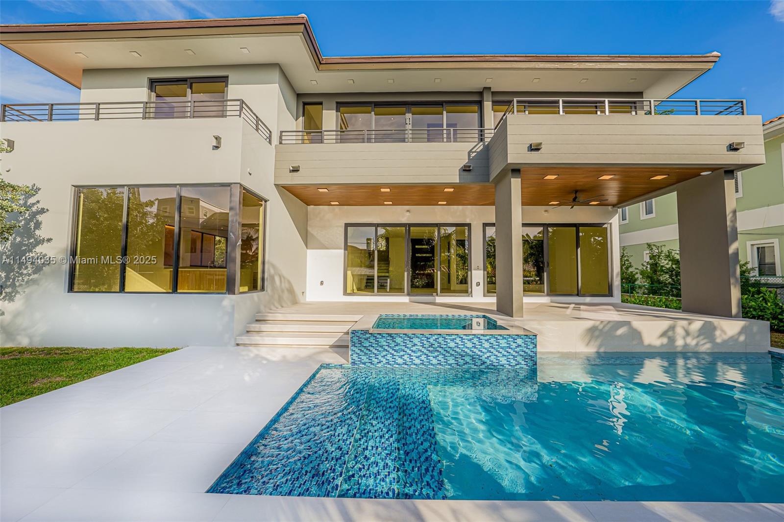 760 Woodcrest Rd, Key Biscayne, Miami-Dade County, Florida - 5 Bedrooms  
6 Bathrooms - 