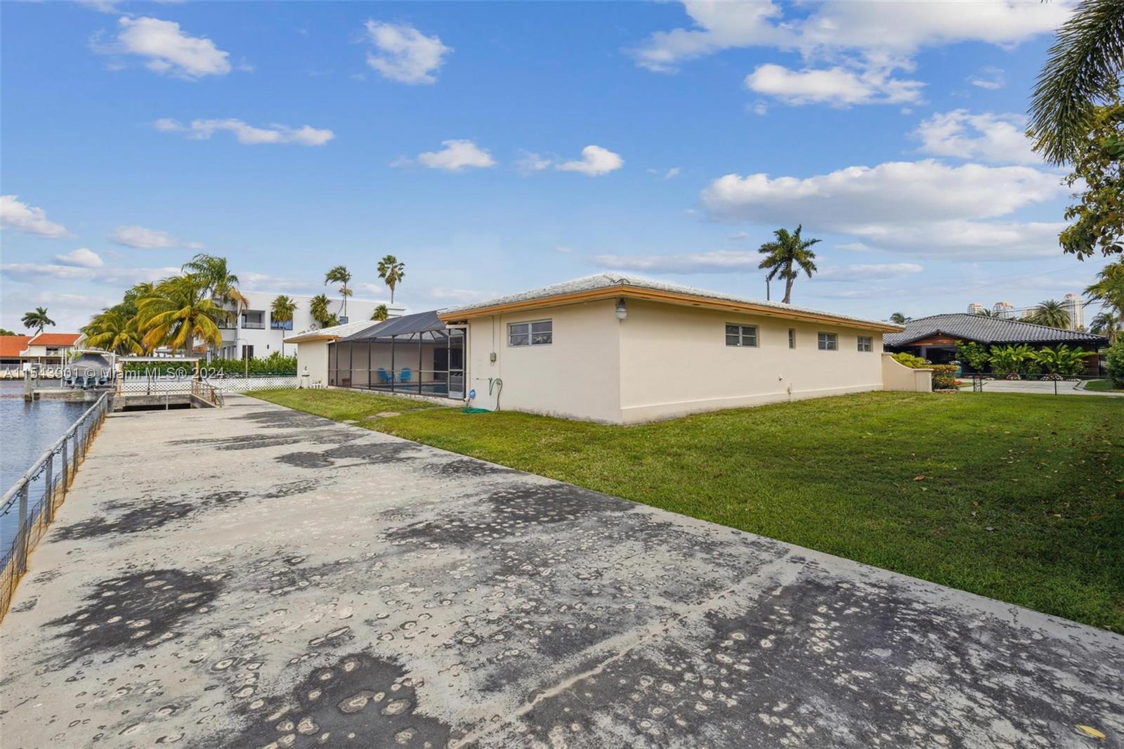 EASTERN SHORES - Residential