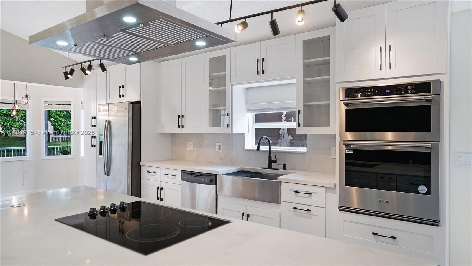 BRIDGEWATER AT PLANTATION - Residential