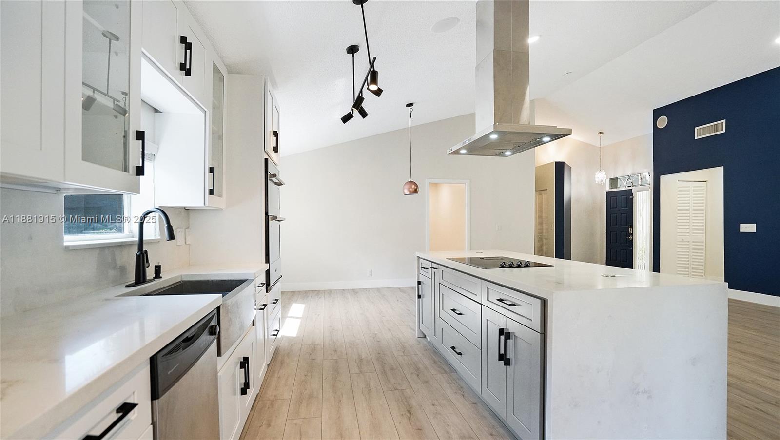 BRIDGEWATER AT PLANTATION - Residential