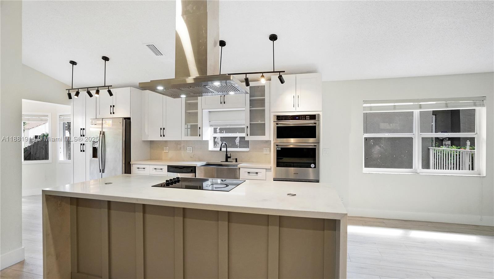 BRIDGEWATER AT PLANTATION - Residential