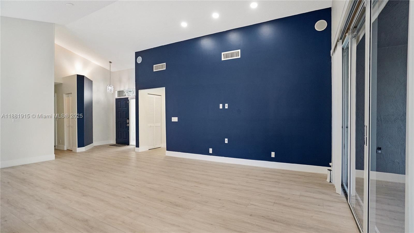 BRIDGEWATER AT PLANTATION - Residential