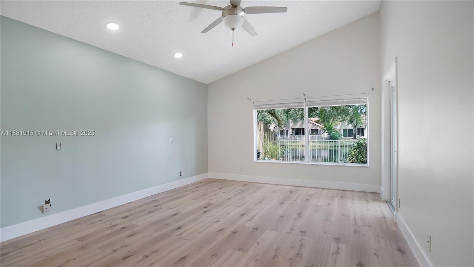 BRIDGEWATER AT PLANTATION - Residential