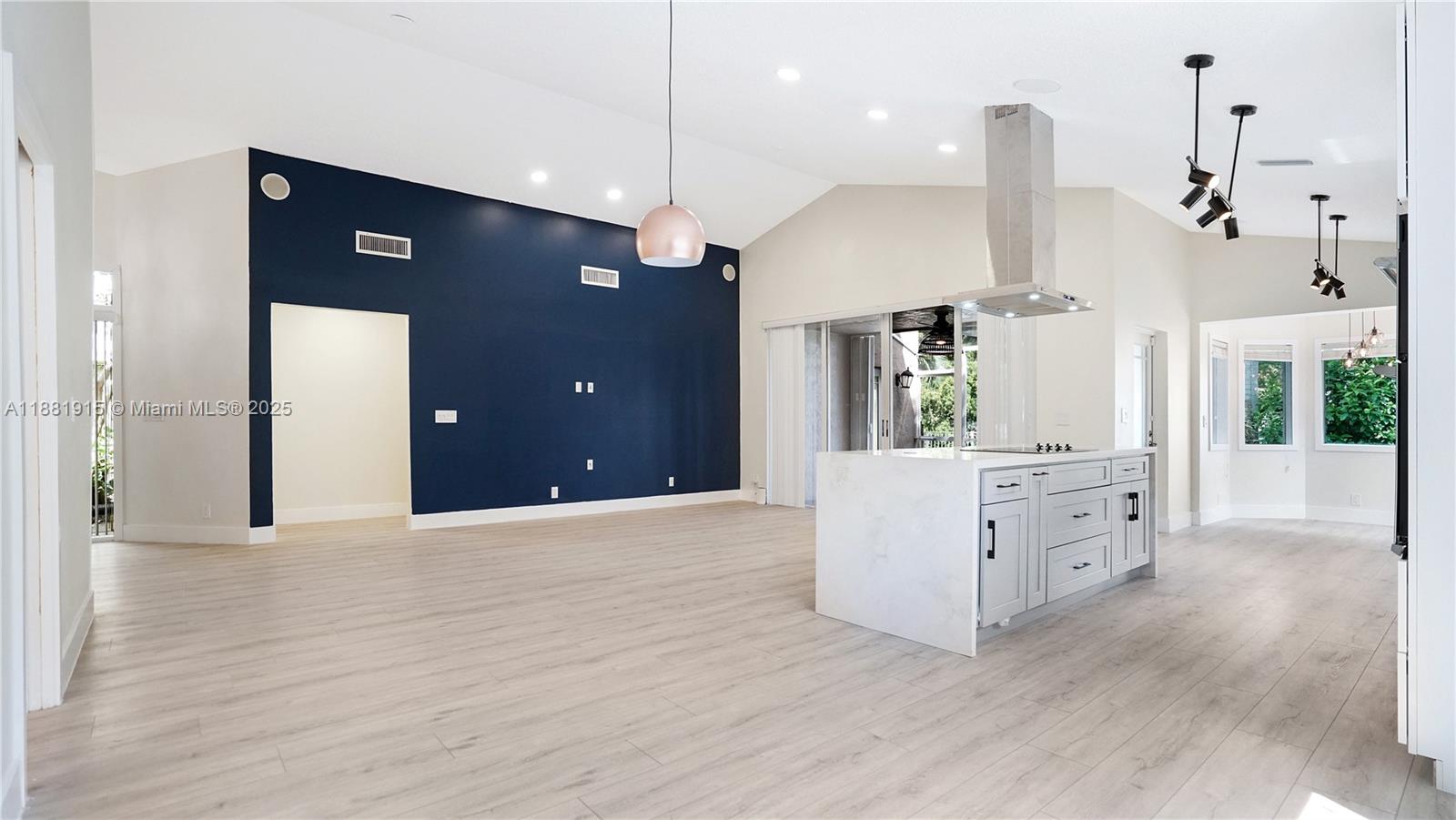 BRIDGEWATER AT PLANTATION - Residential