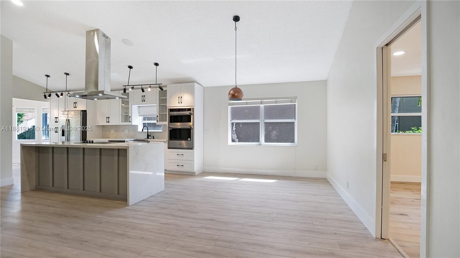 BRIDGEWATER AT PLANTATION - Residential