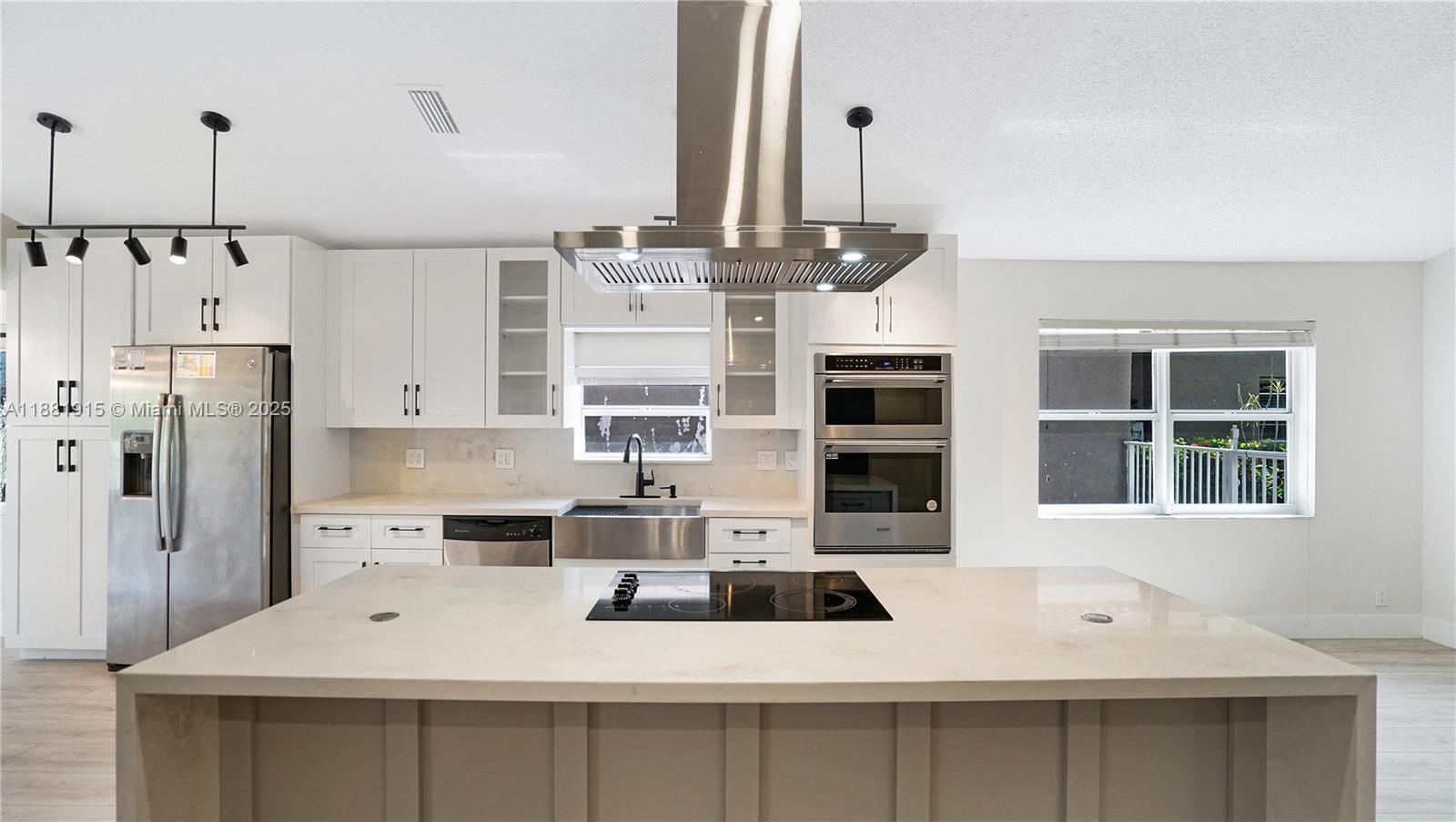 BRIDGEWATER AT PLANTATION - Residential