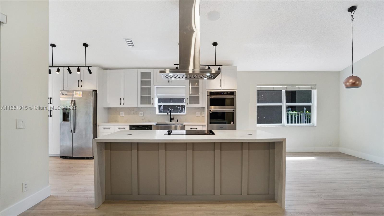 BRIDGEWATER AT PLANTATION - Residential