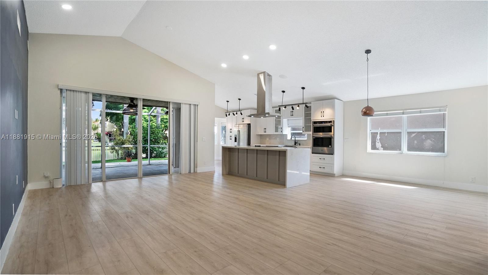 BRIDGEWATER AT PLANTATION - Residential