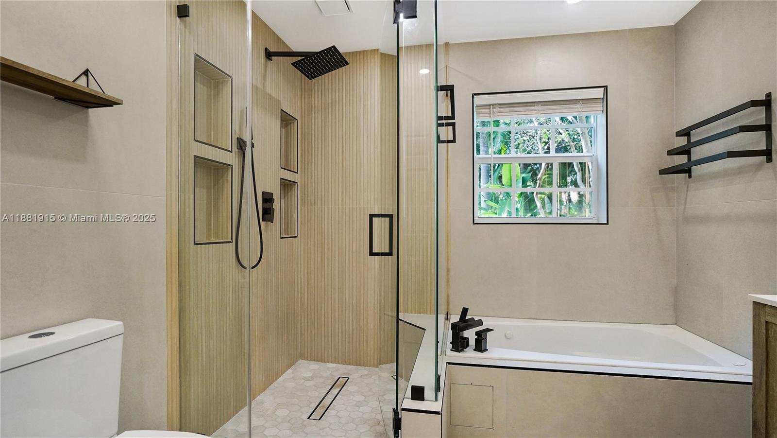 BRIDGEWATER AT PLANTATION - Residential