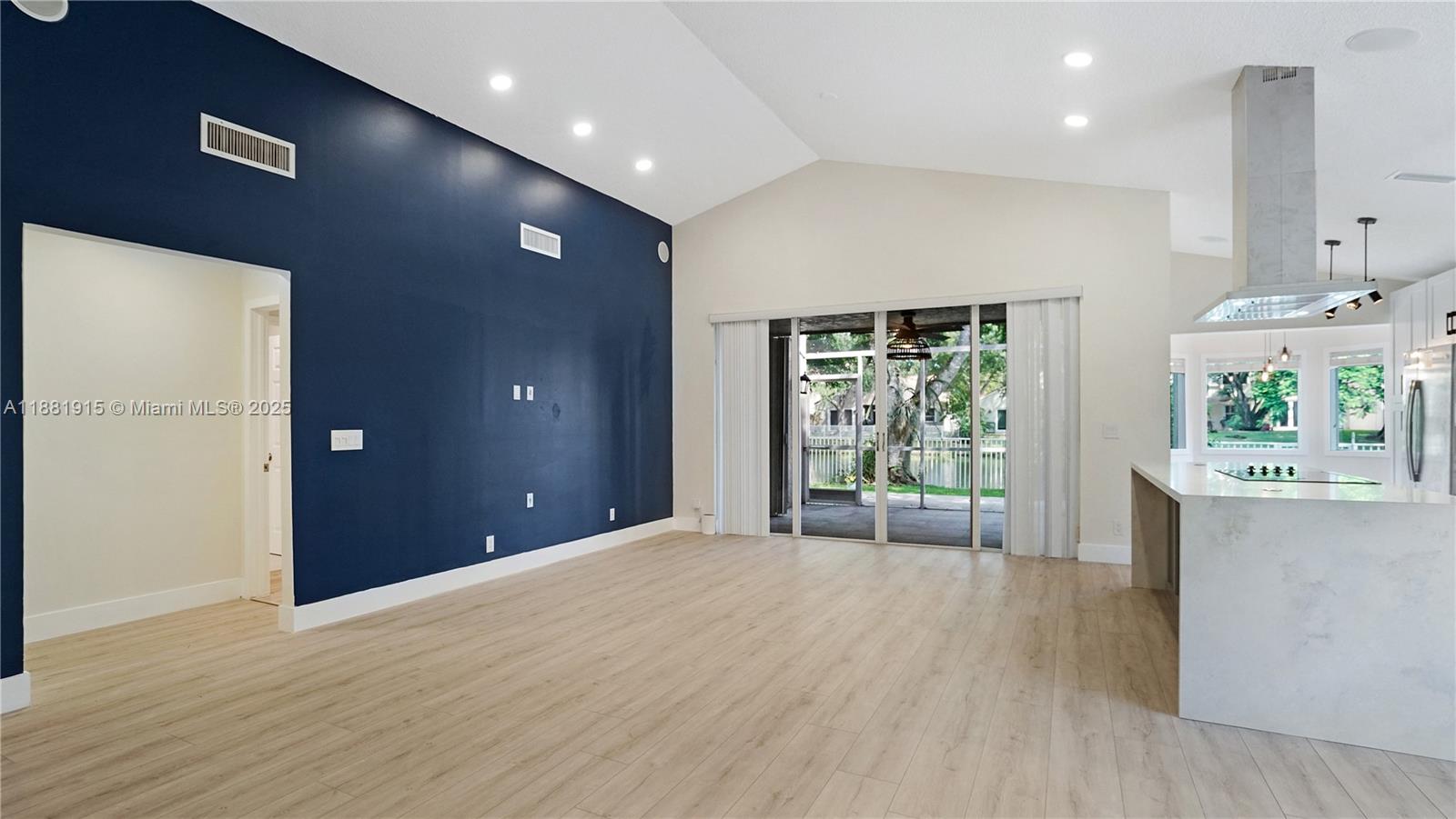 BRIDGEWATER AT PLANTATION - Residential