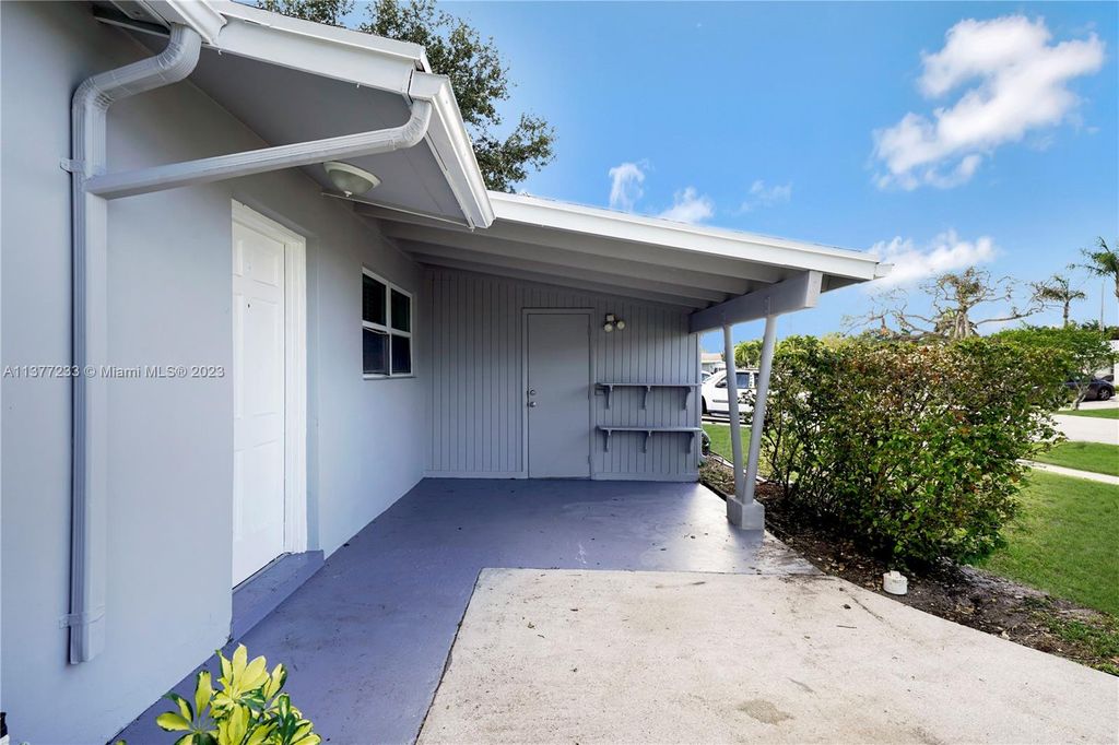 Photo of 4414 Applecrest Dr, Palm Beach Gardens, FL 33410 (MLS # A11377233)