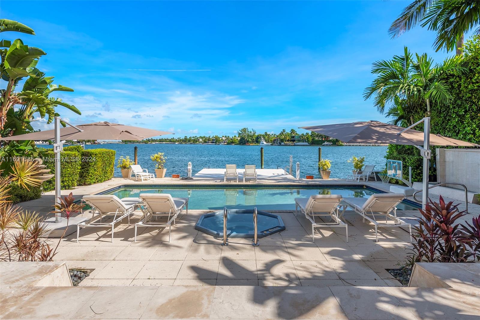279 N Hibiscus Dr