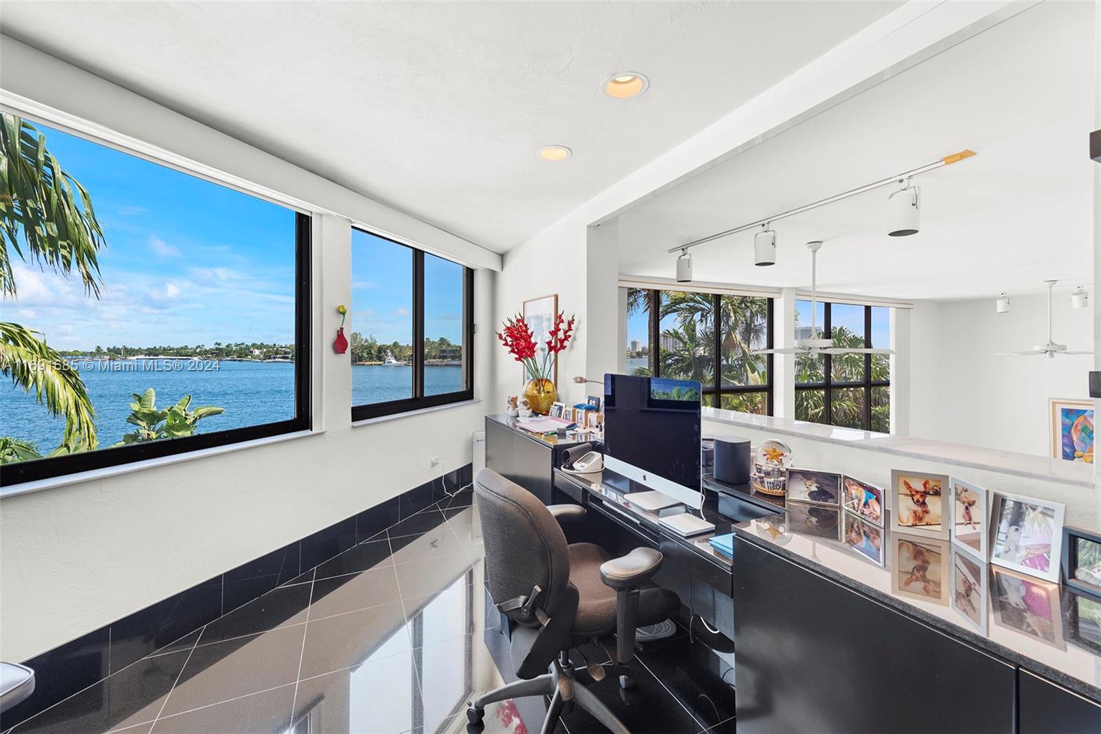 HIBISCUS ISLAND - Residential