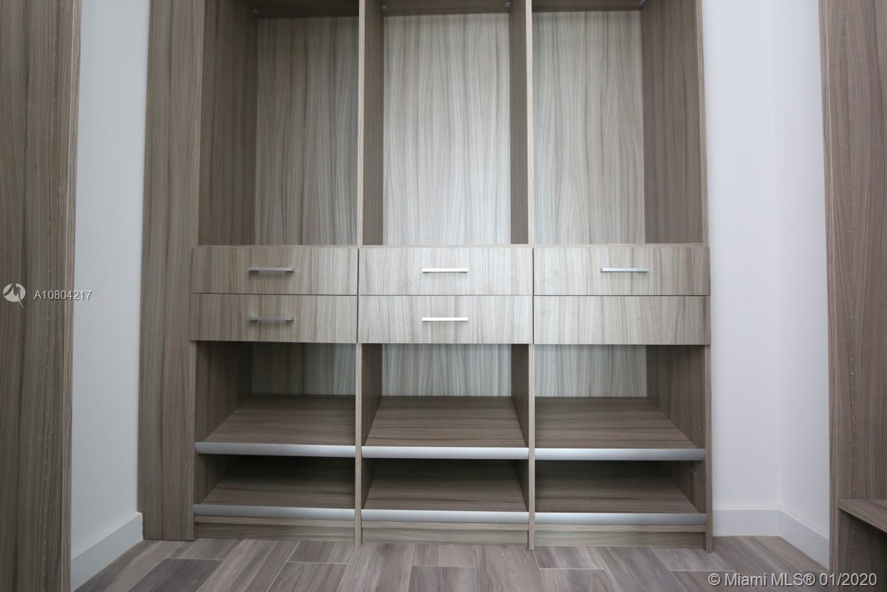 ICON BAY CONDO - Residential