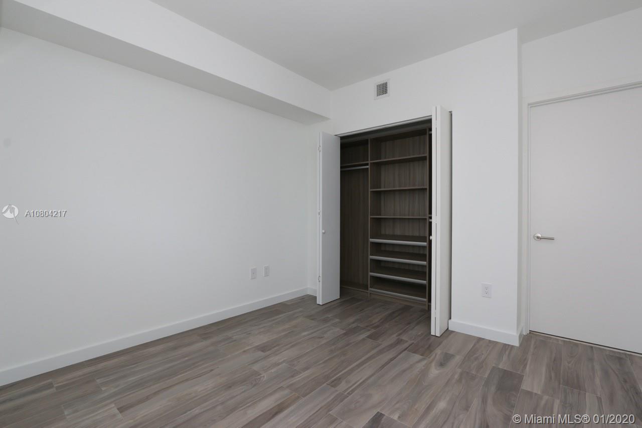 ICON BAY CONDO - Residential