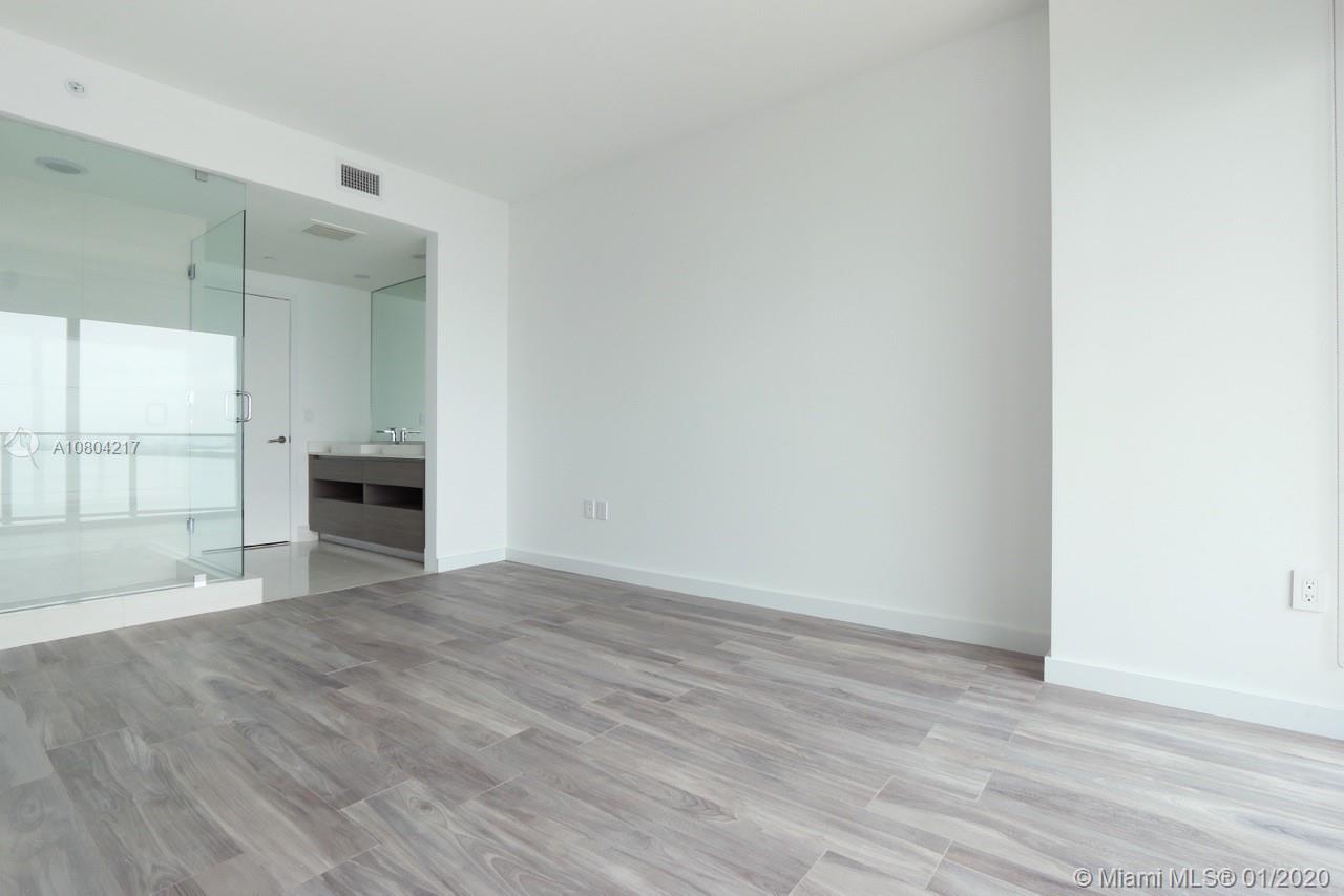 ICON BAY CONDO - Residential