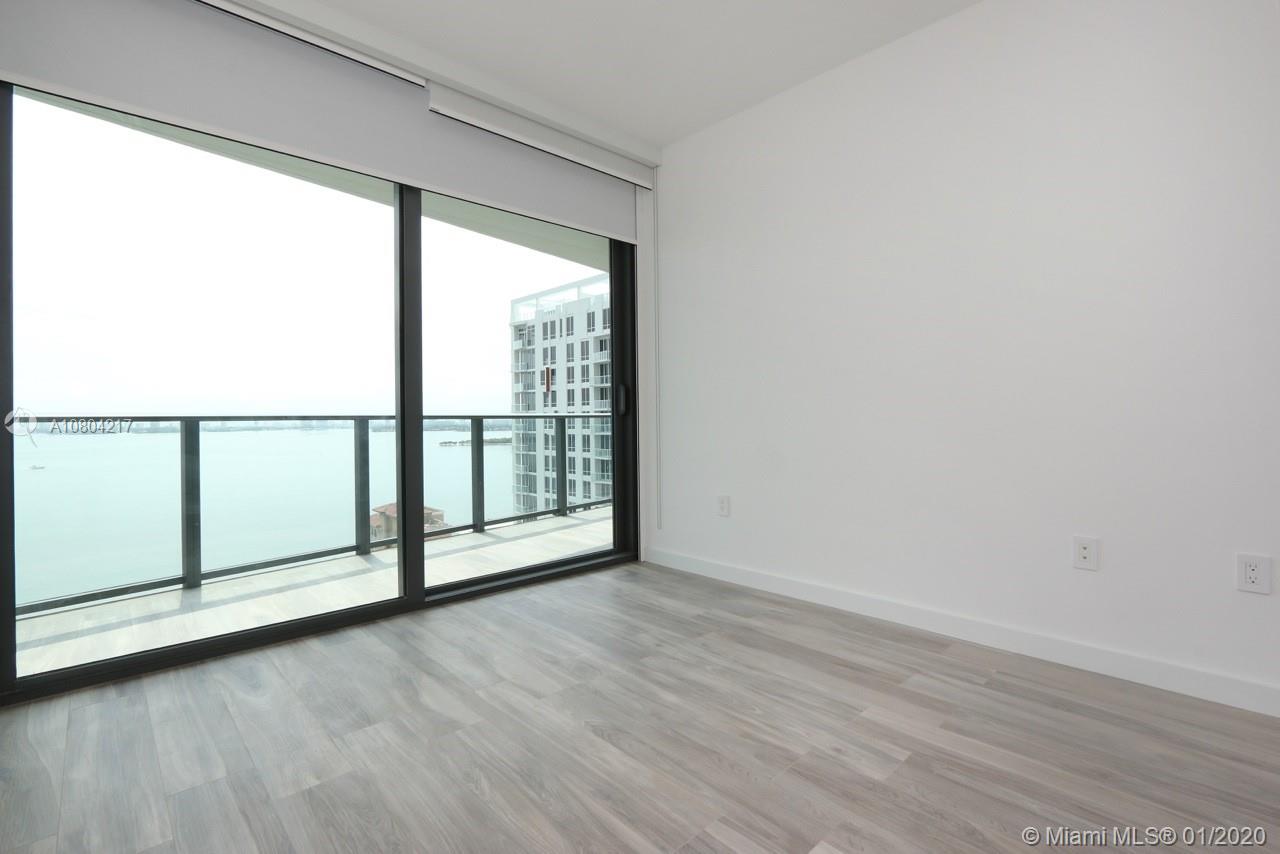 ICON BAY CONDO - Residential