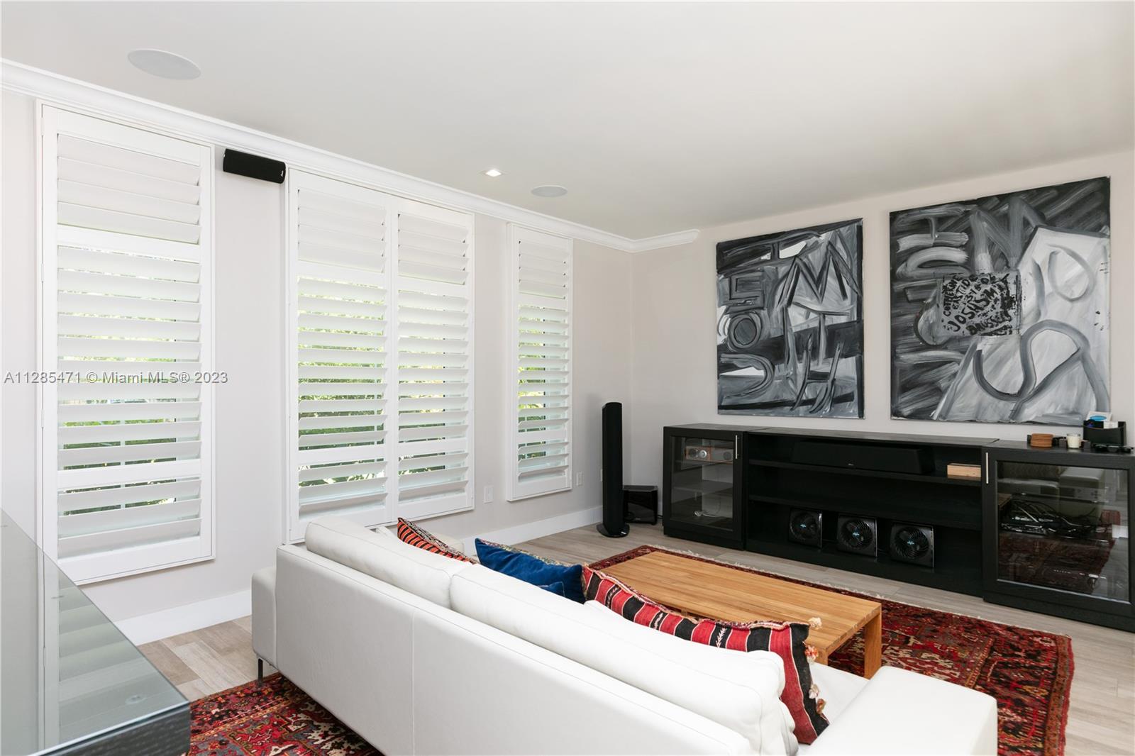 CORAL ESTATES - Residential