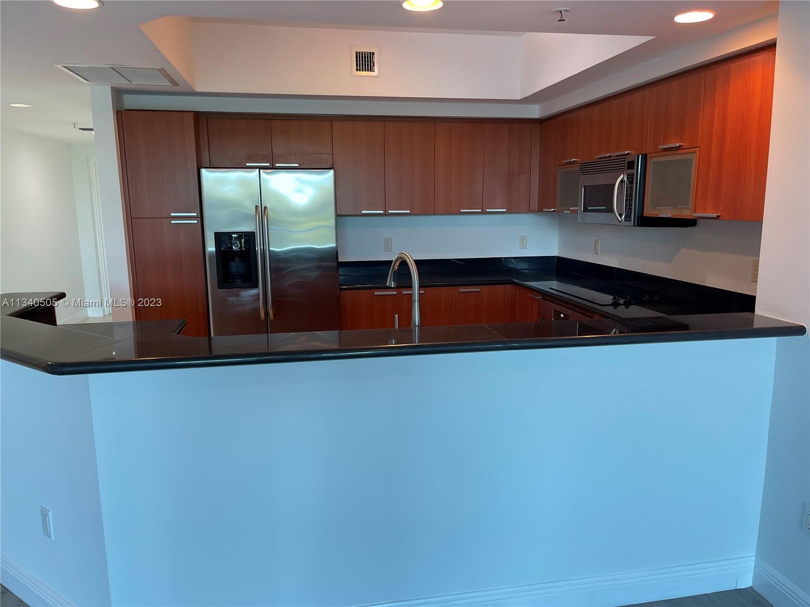 THE OAKS I CONDO - Residential Lease