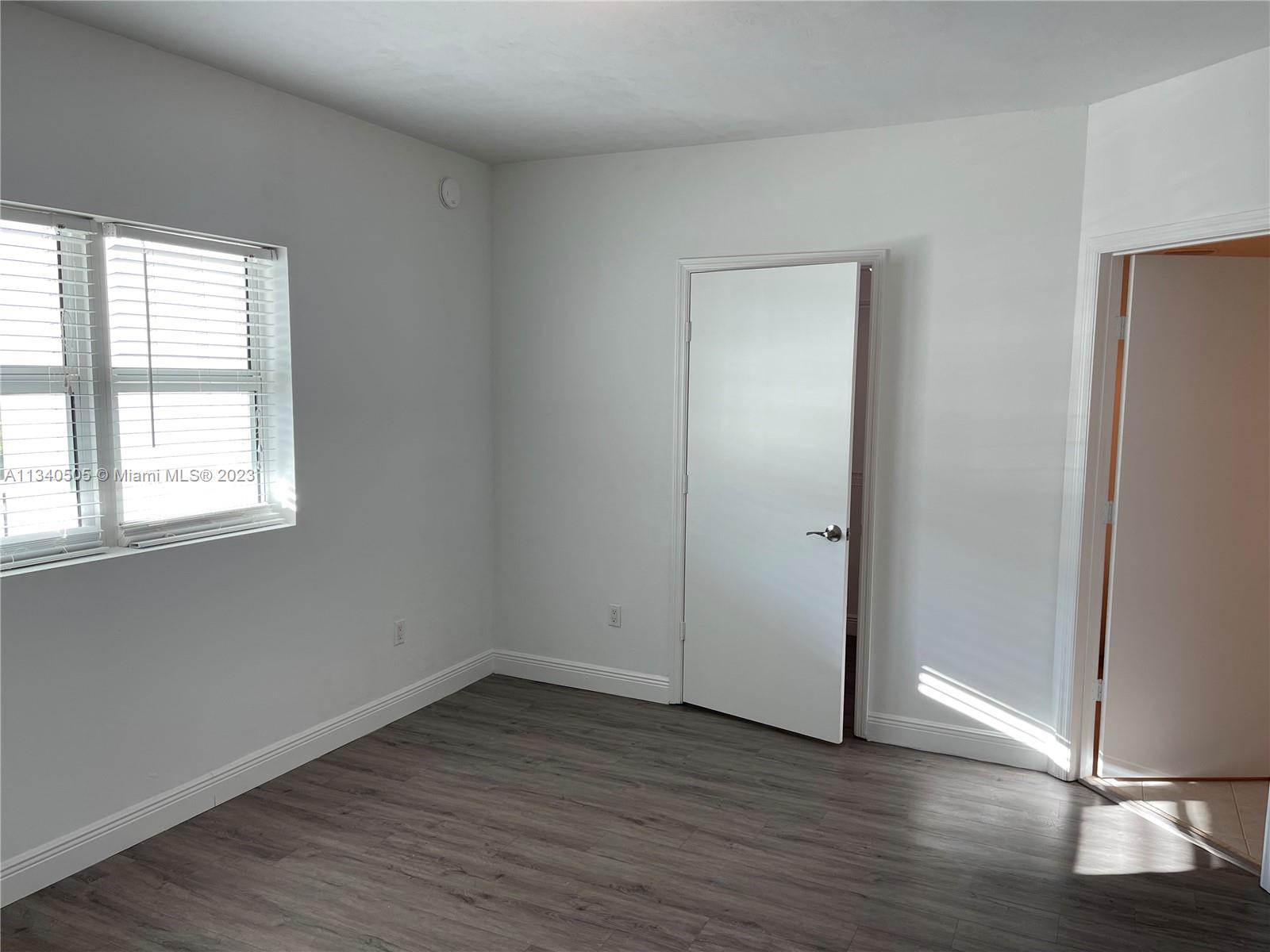 THE OAKS I CONDO - Residential Lease