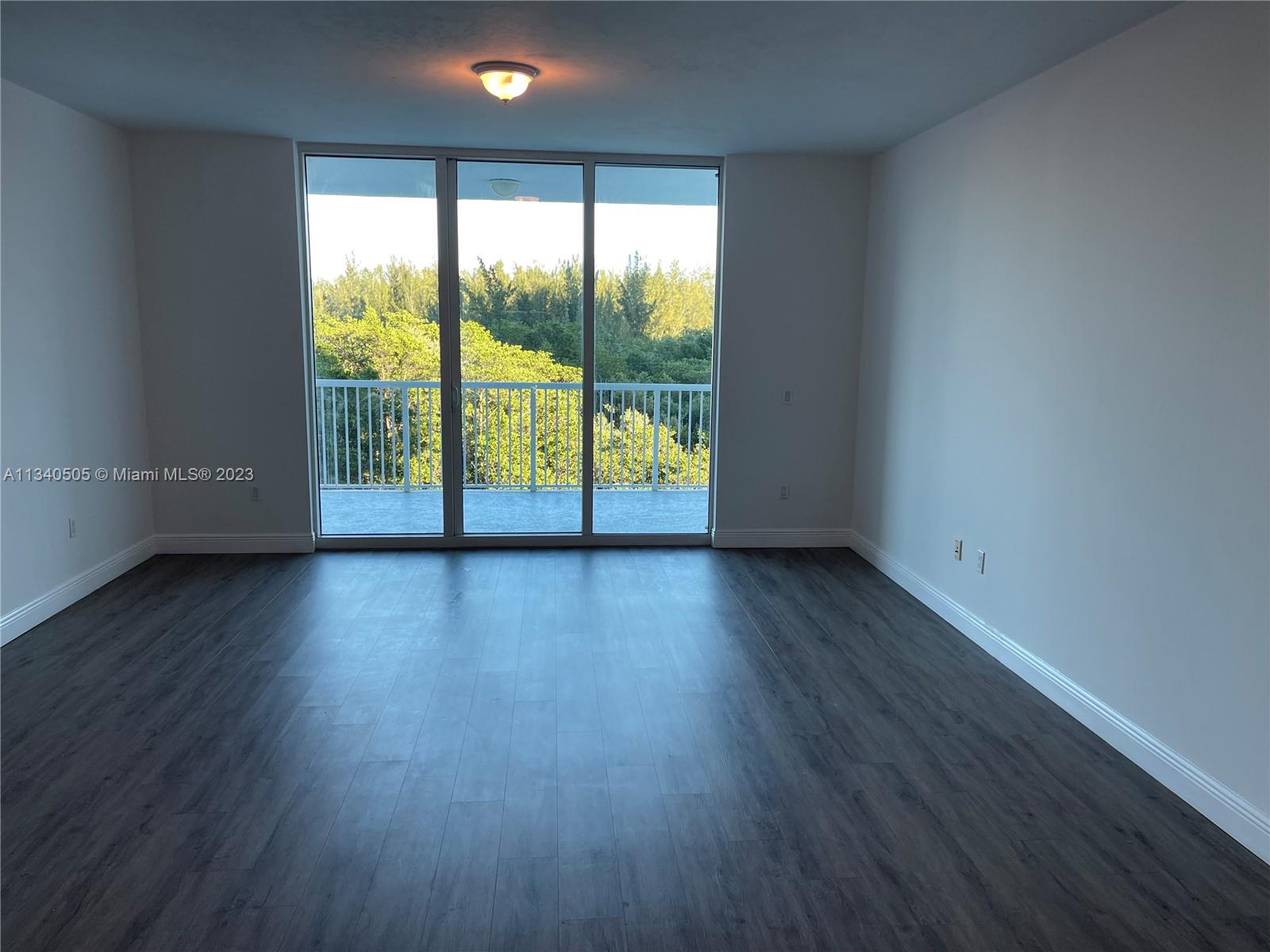 THE OAKS I CONDO - Residential Lease