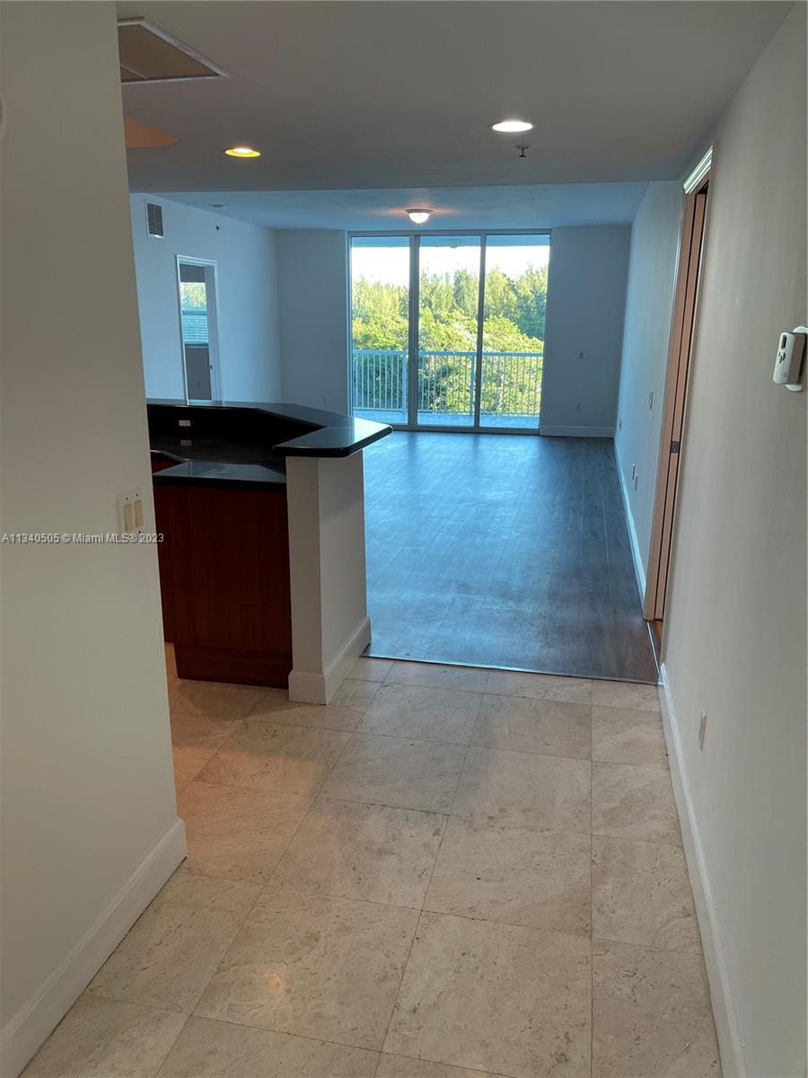 THE OAKS I CONDO - Residential Lease