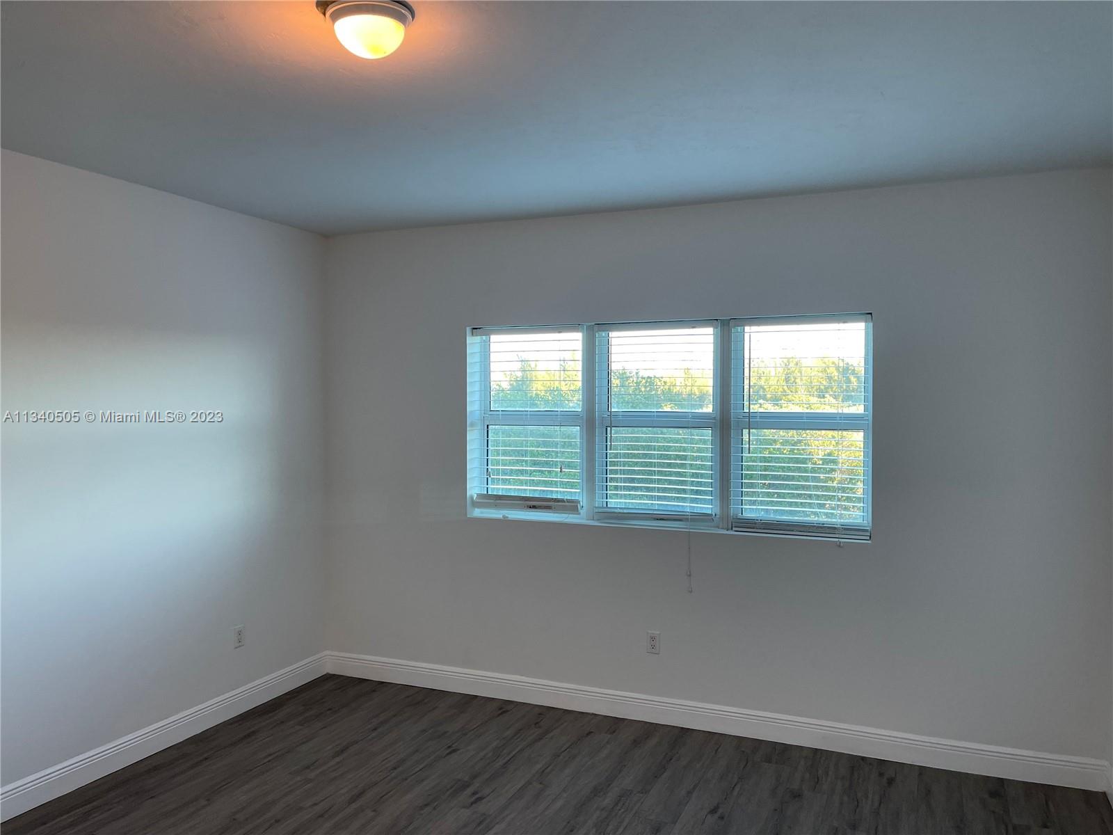 THE OAKS I CONDO - Residential Lease