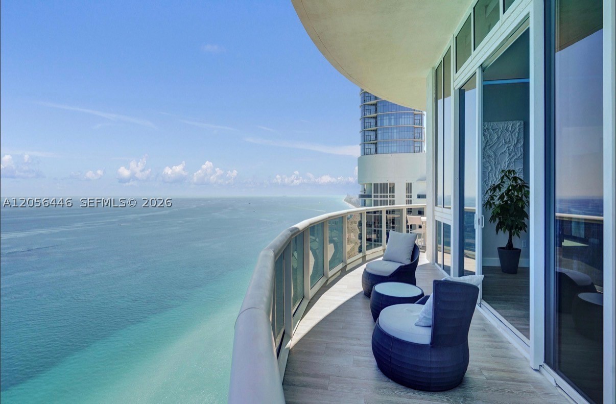 15901 Collins Ave 4301