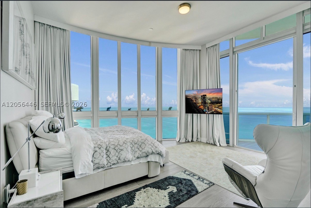 15901 Collins Ave 4301